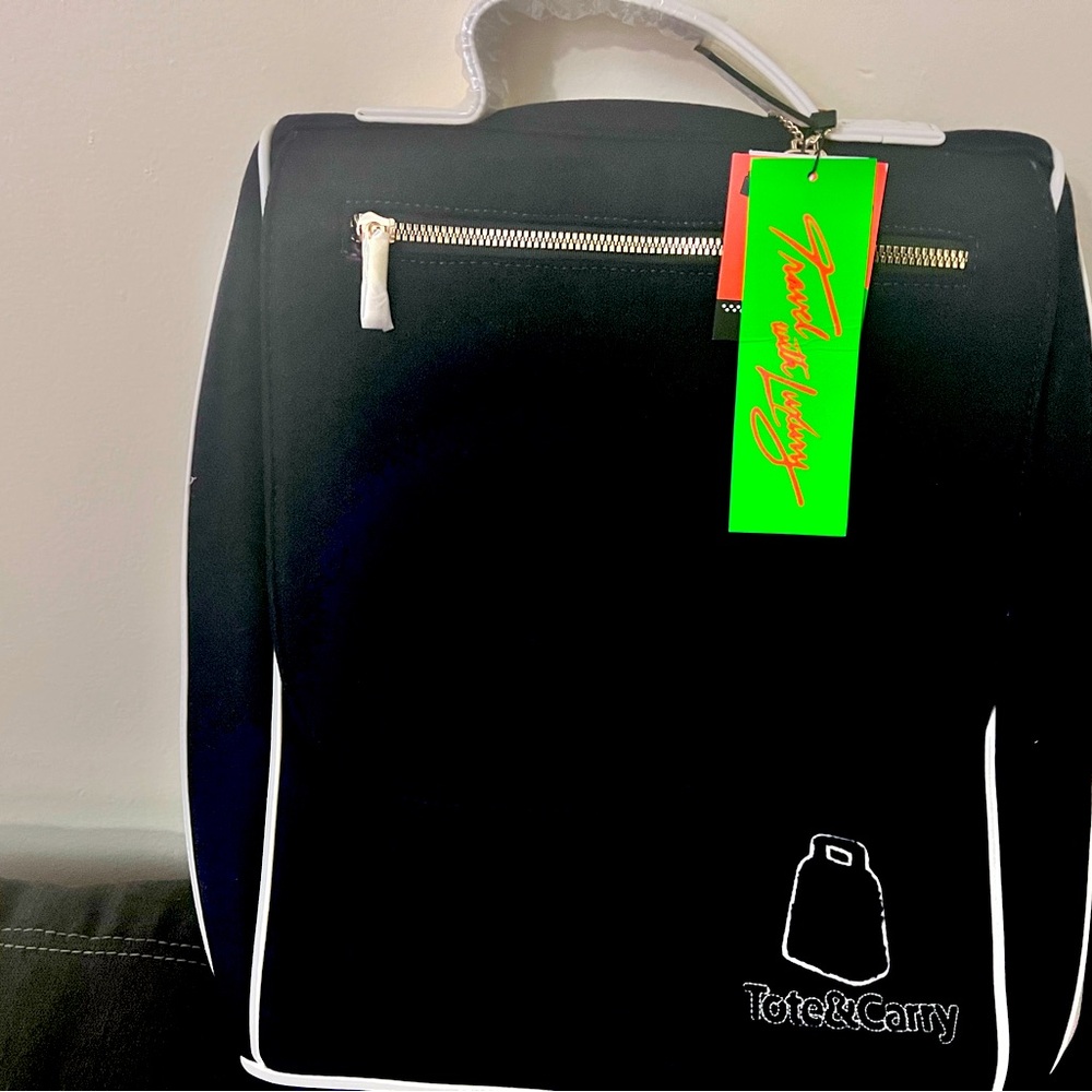 Brand new bag set. Never used.